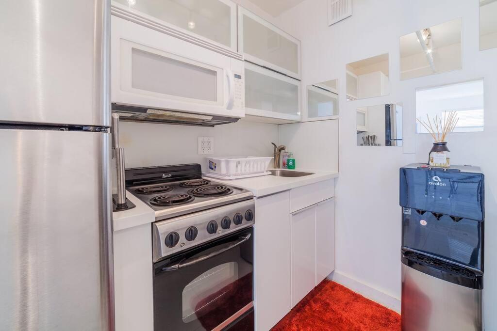 2 Bedroom On The Beach ! Miami Beach Exterior photo